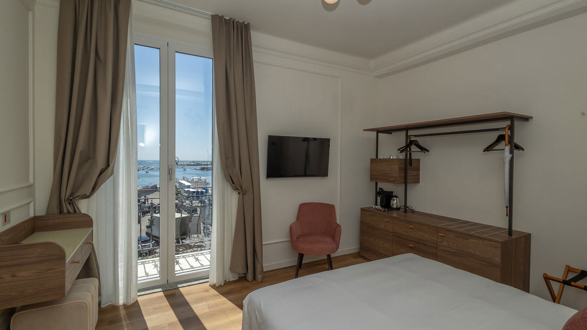 Deluxe Room sea view Balcony 1