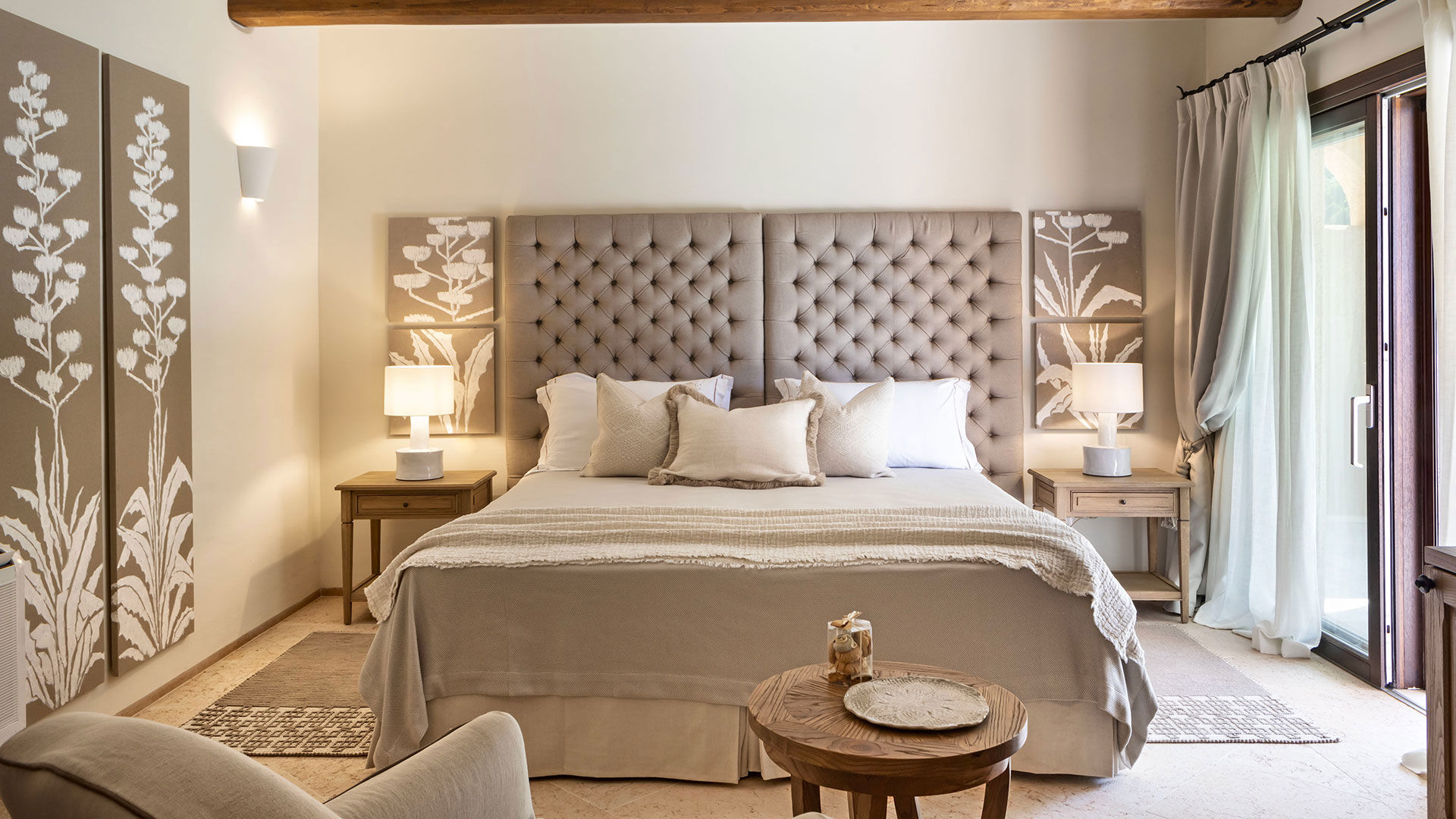 Rooms and Suites 1