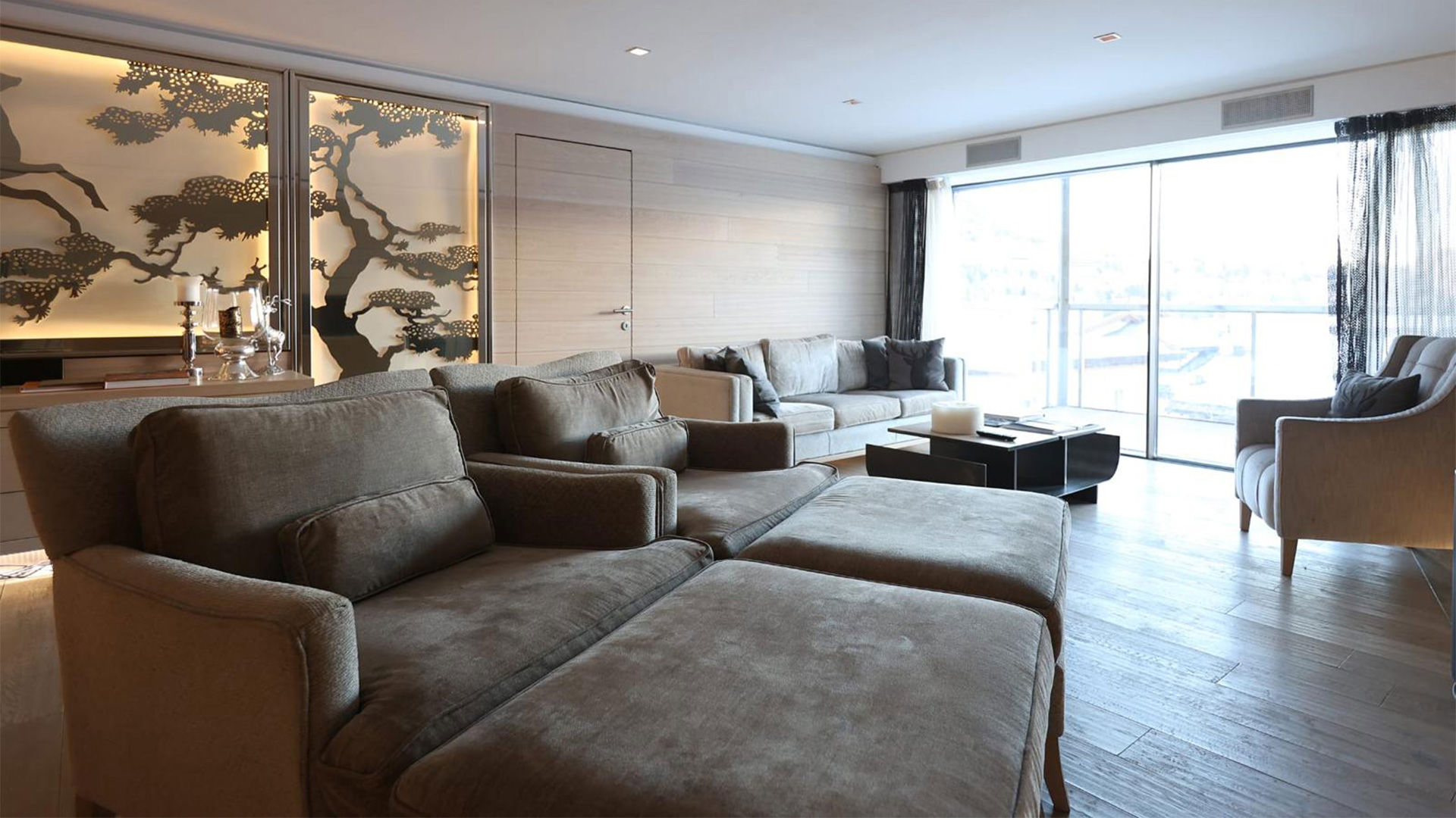 Deluxe-Plus-Dreizimmerwohnung Piz Saluver 2