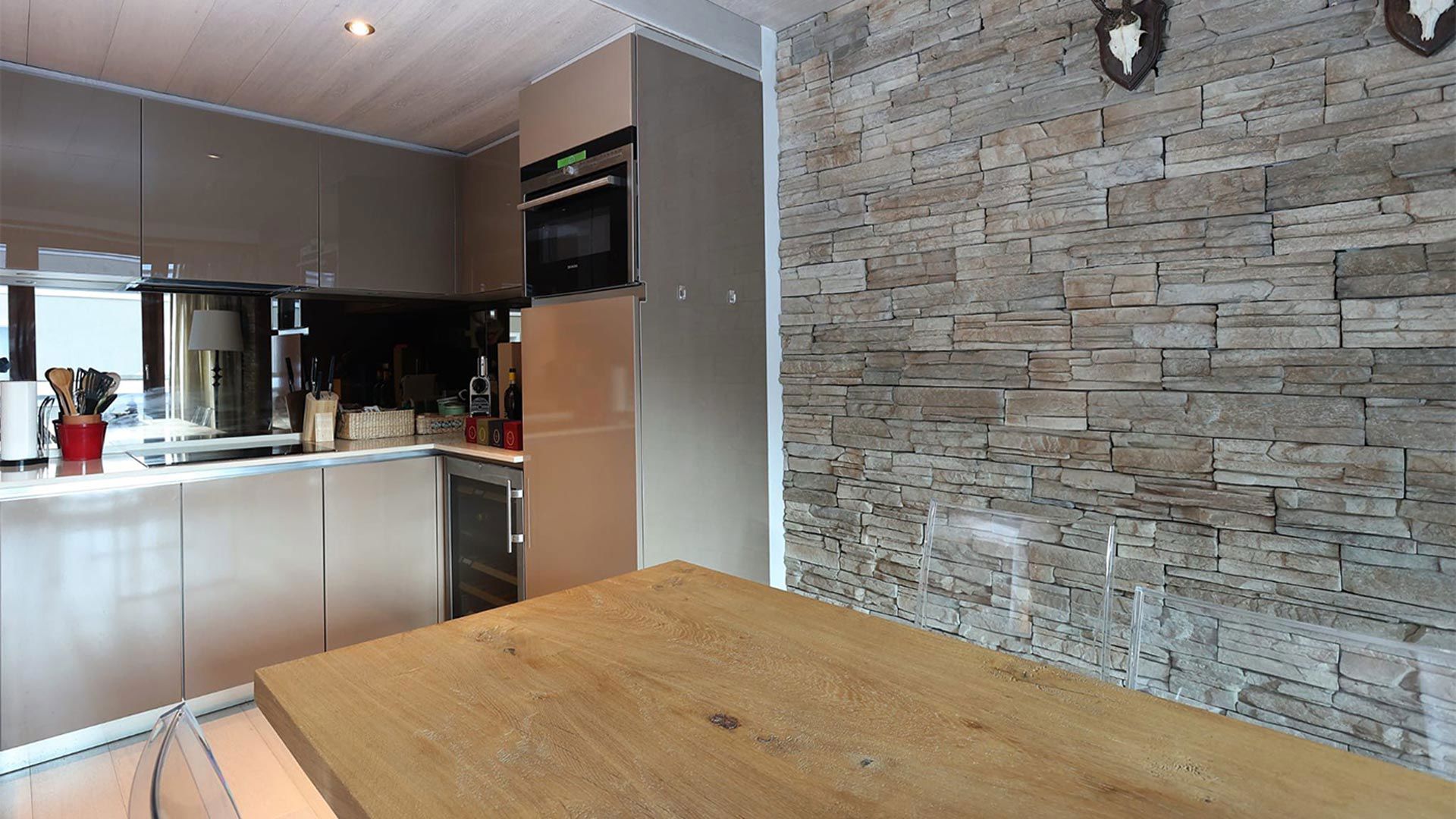 Classic Three-Room Apartament Piz Julier 2