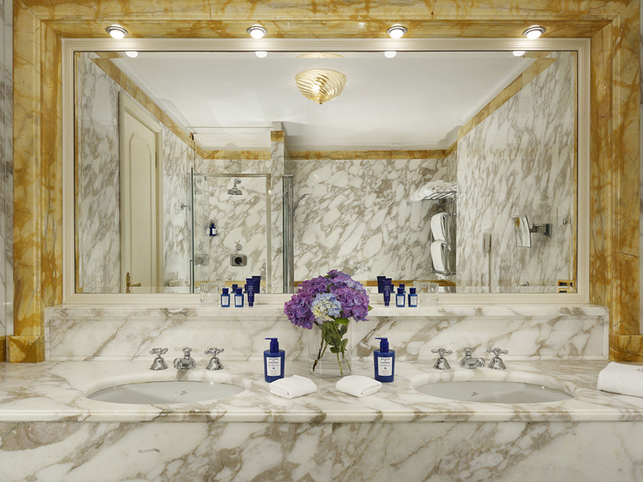 Imperial Blue Suite 11 Imperial Blue Suite 11