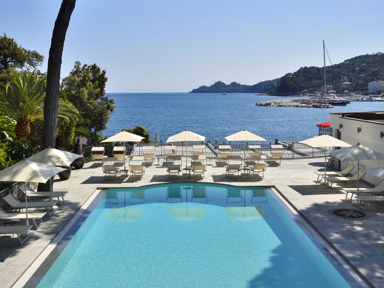 Beach Club 22