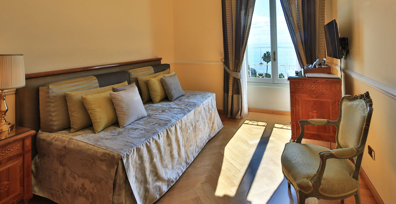 Standard Double Room Sea View 5