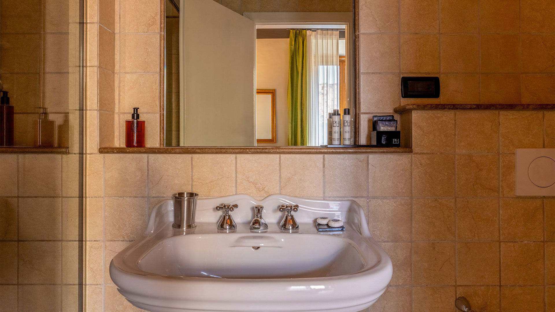 Duomo Luxury Florence - Superior Room 14