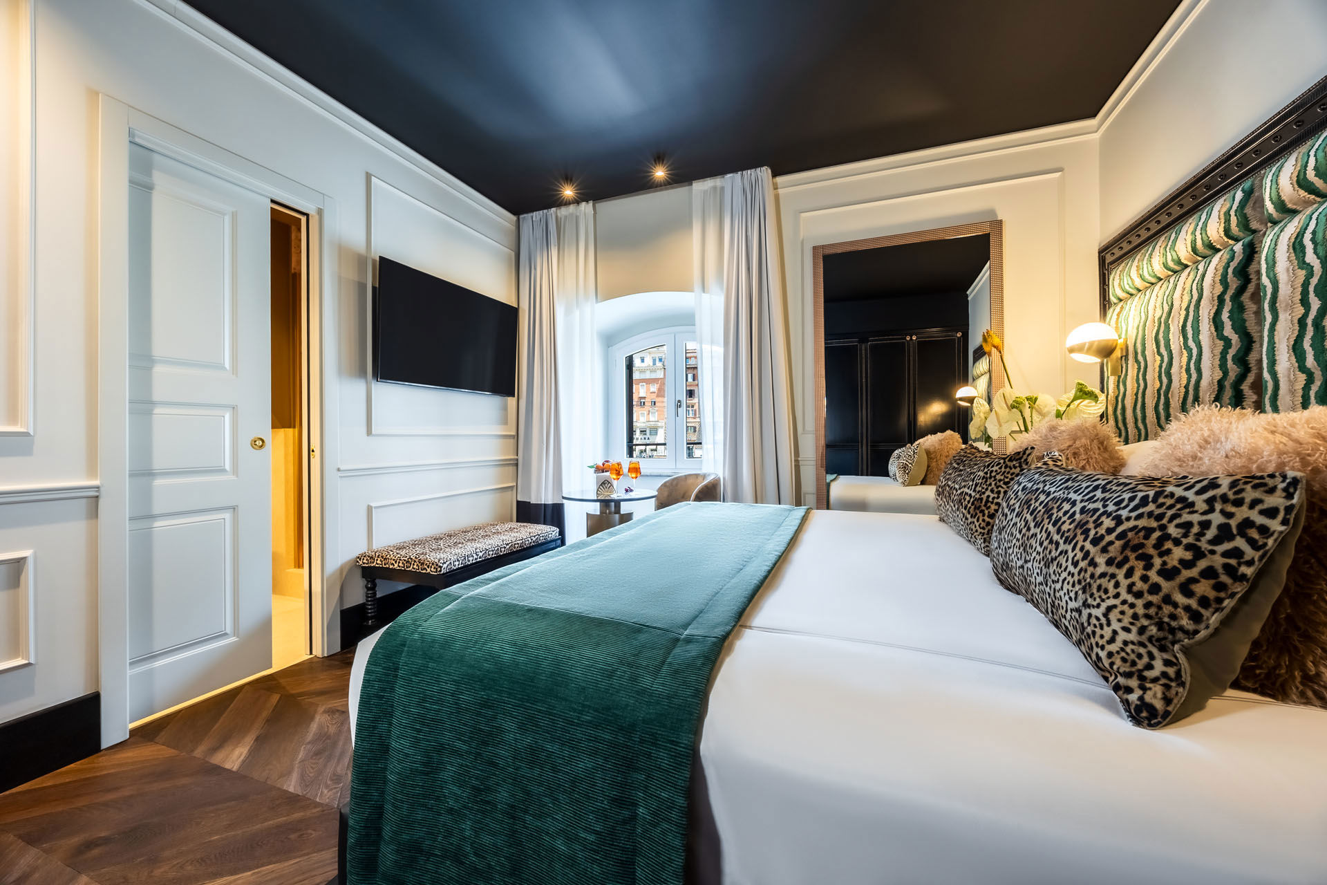 Deluxe Room 7