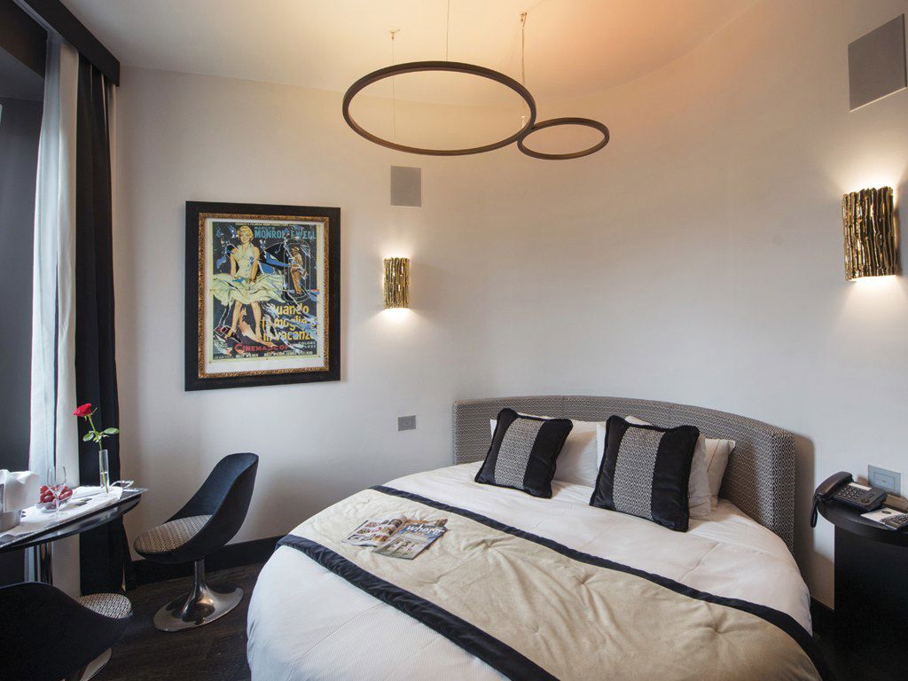 Rooms and Suites Rooms and Suites