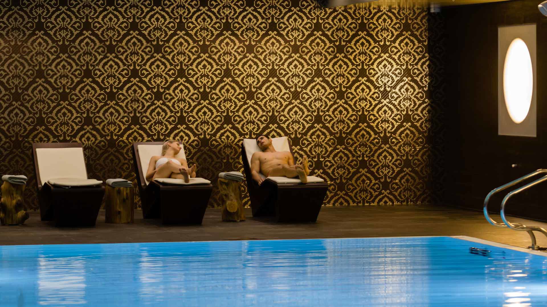 Piscina interna riscaldata 2