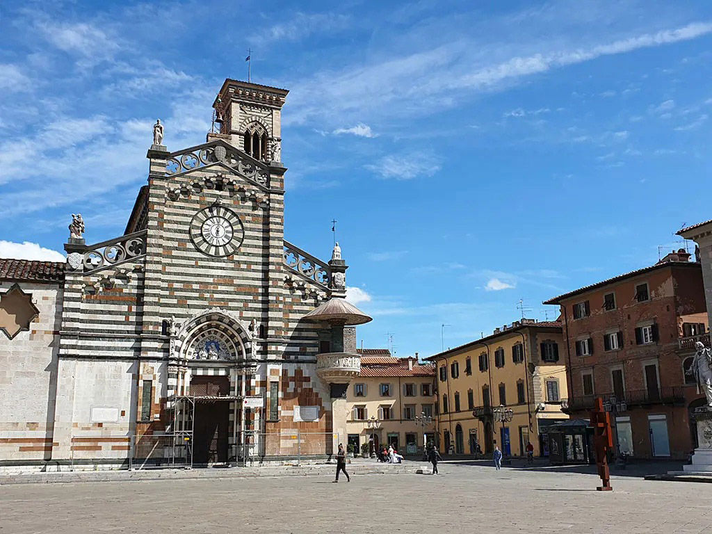 Discover the surroundings 0