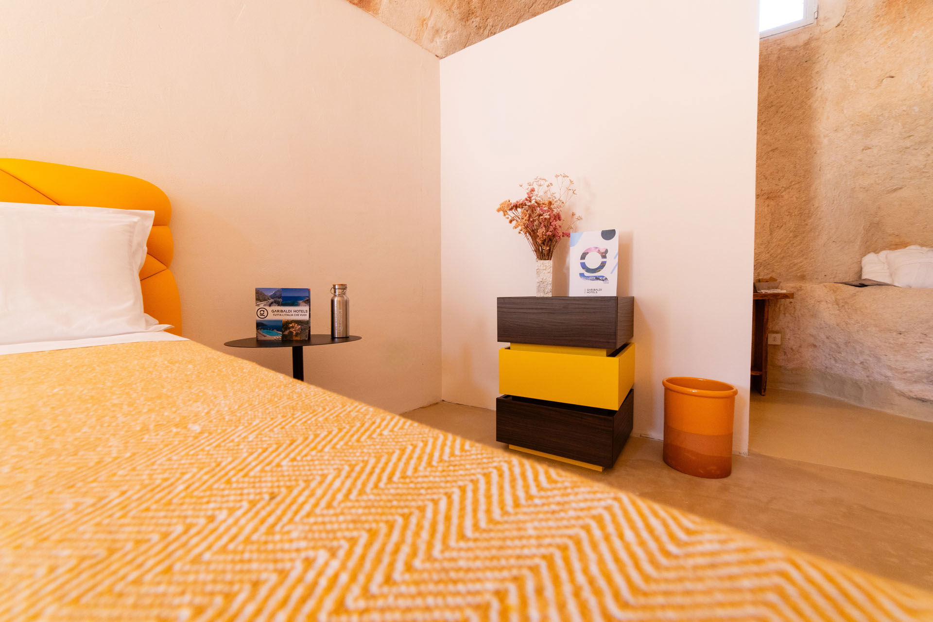 Rooms & Suite 12