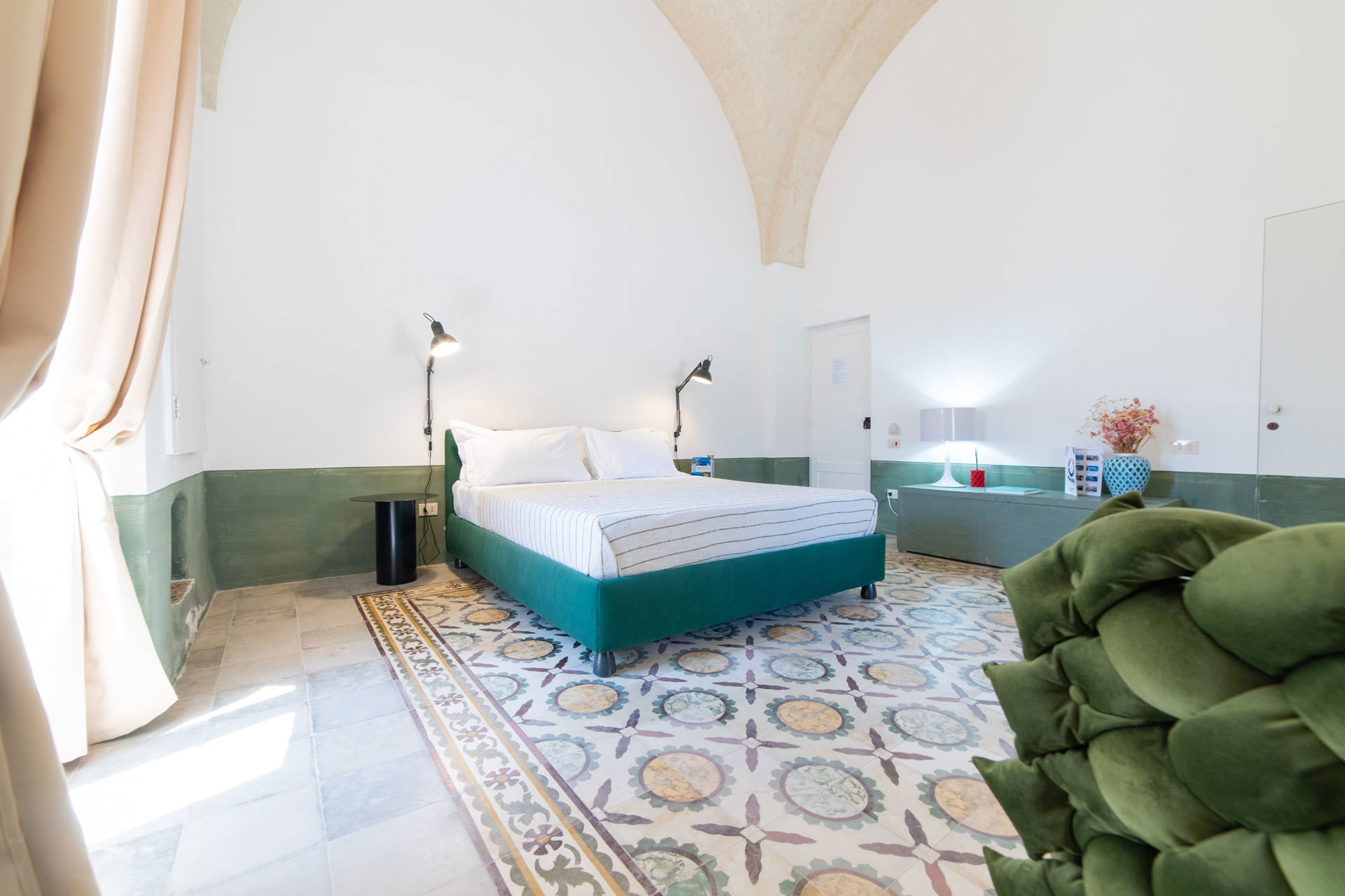 Rooms & Suite 9