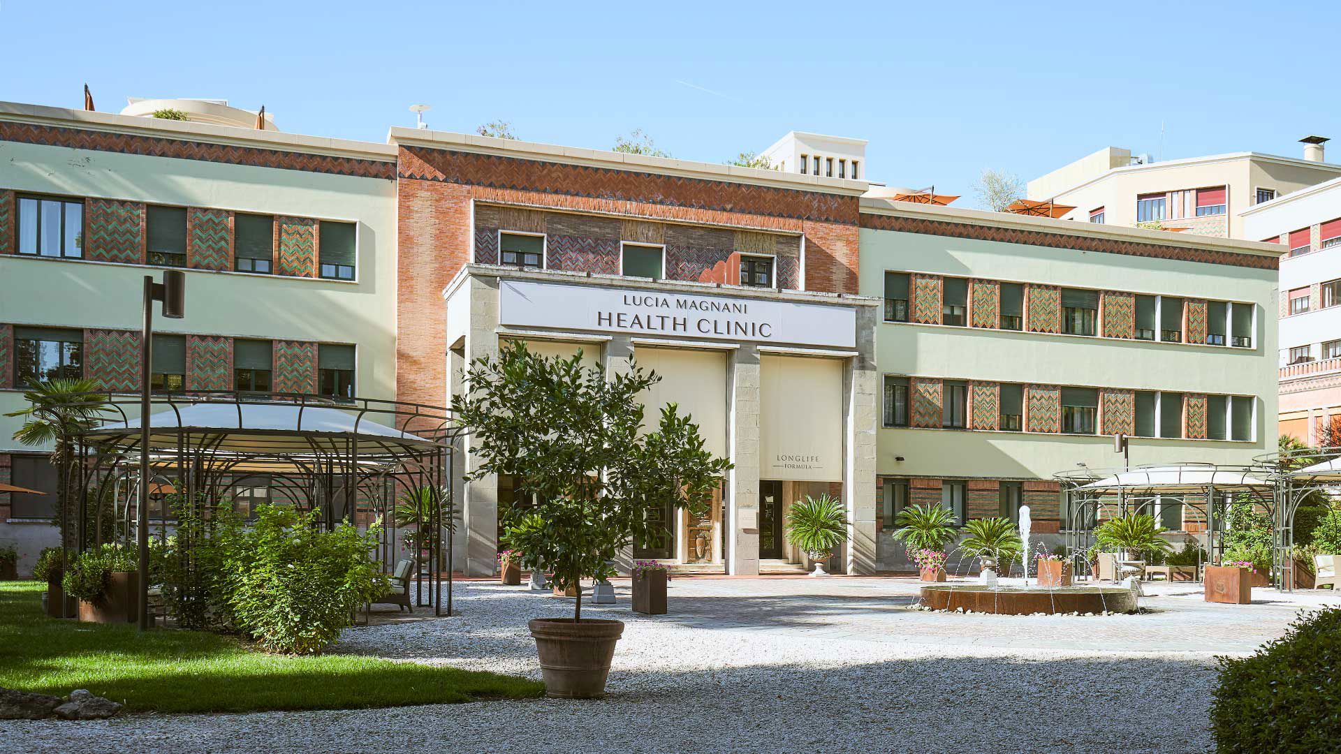 Lucia Magnani 1 Lucia Magnani 1