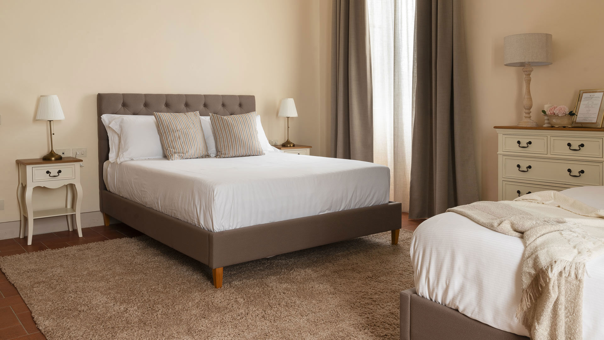 Camera Queen Deluxe – Villa Erbaia 1