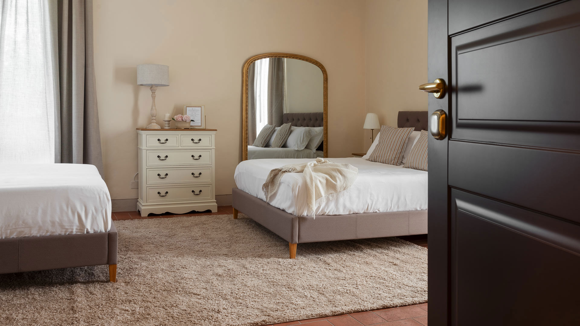 Camera Queen Deluxe – Villa Erbaia 5