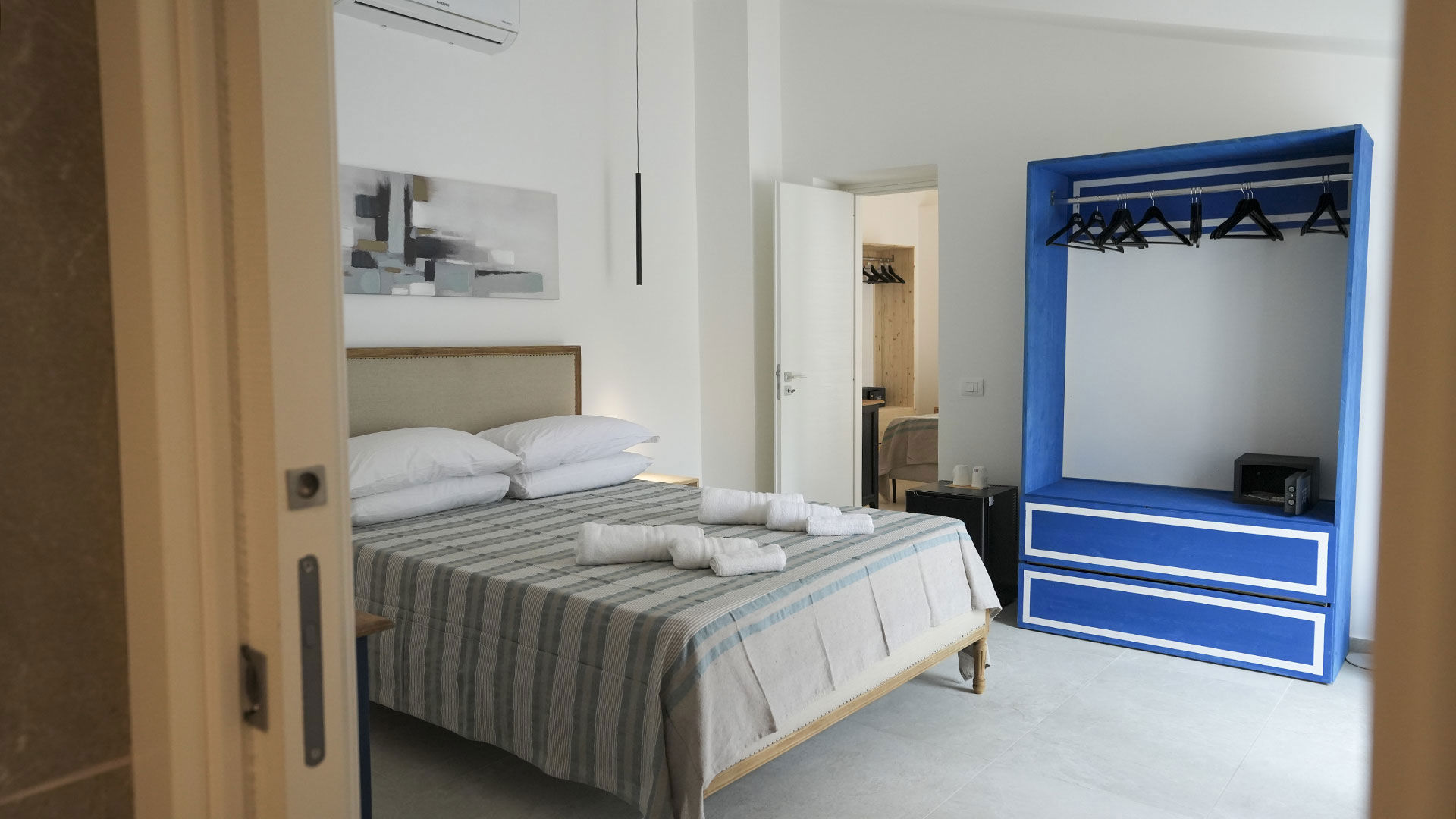 Camera Deluxe Comunicante II 2