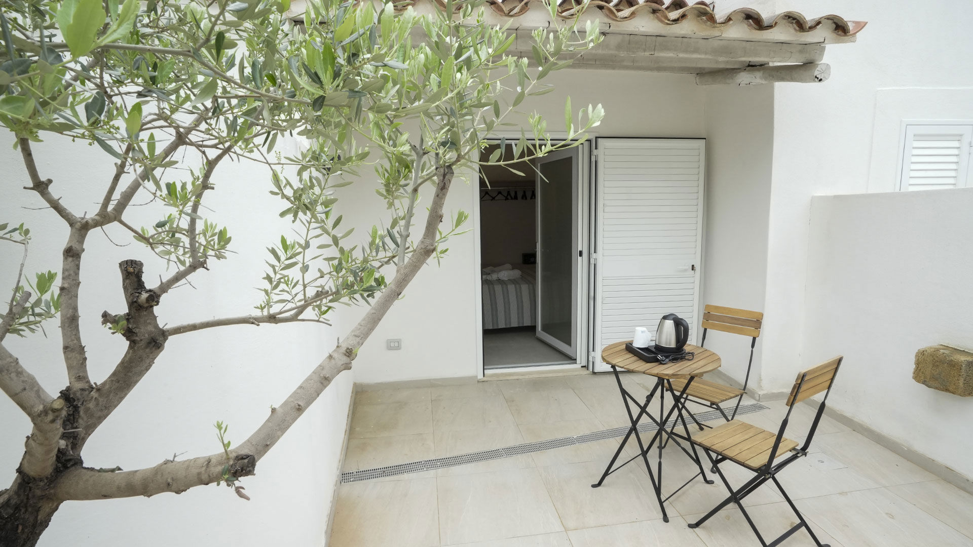 Camera Deluxe Comunicante I 5