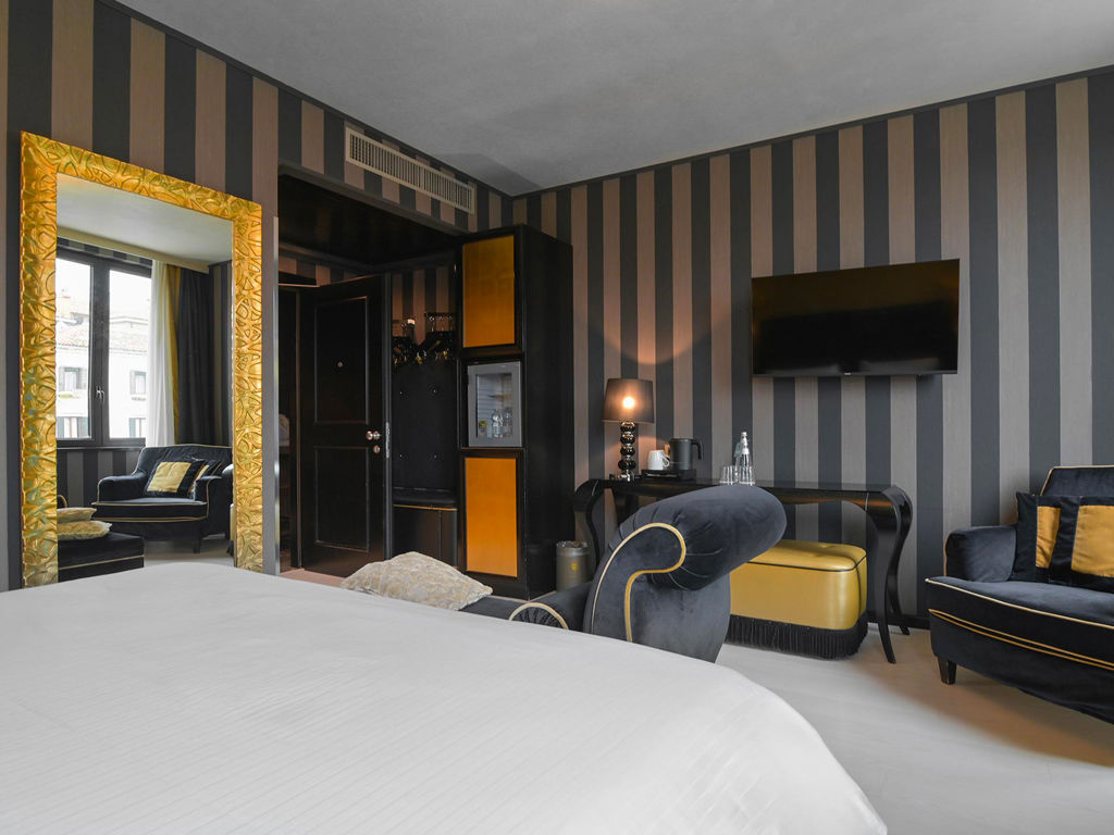 Superior Canal View 17