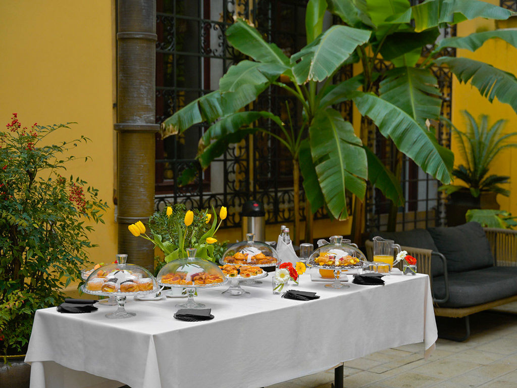 Private Events & Meetings 11