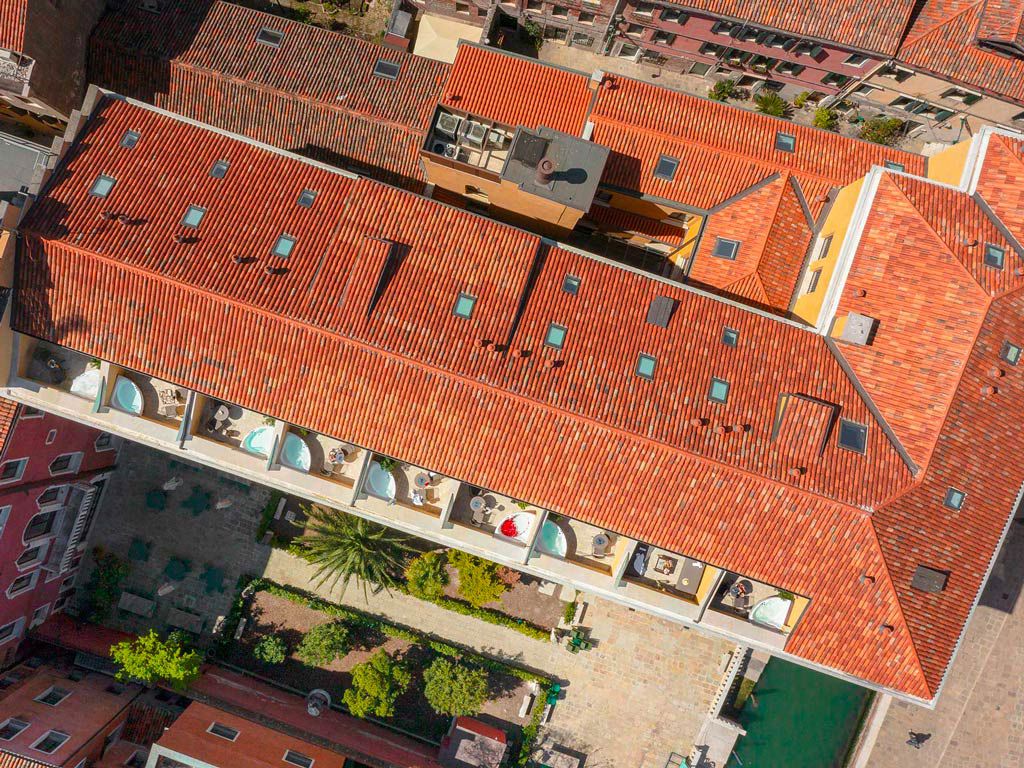 In the heart of Venice – close to all major 13