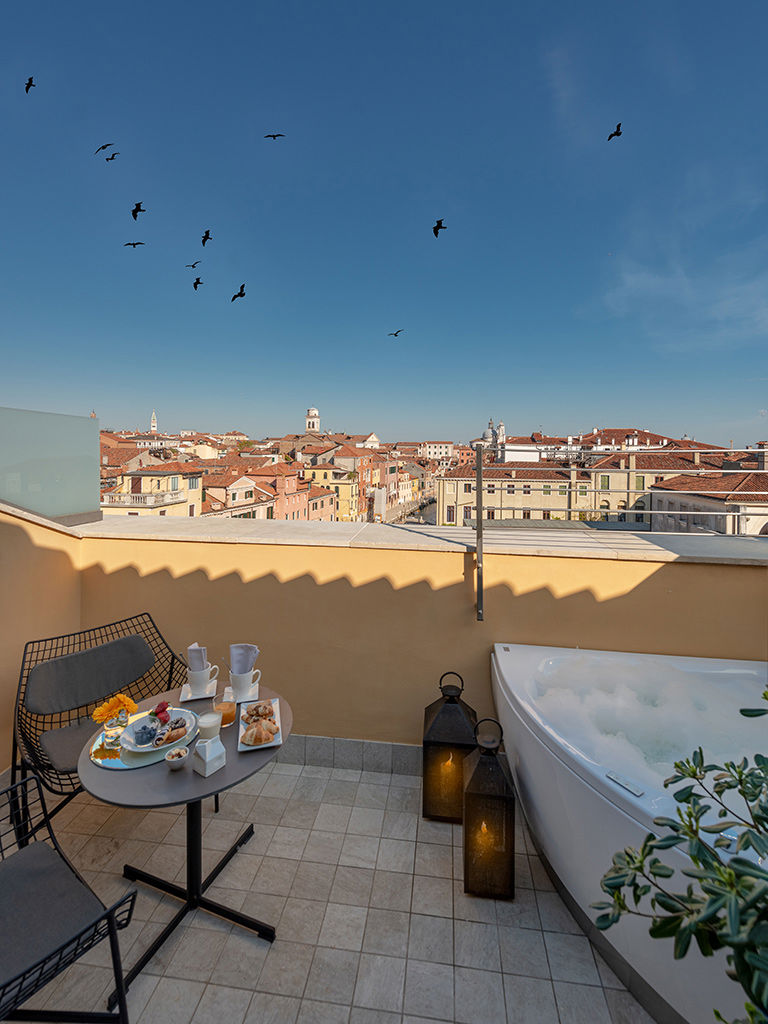 Interconnecting Panoramic 24