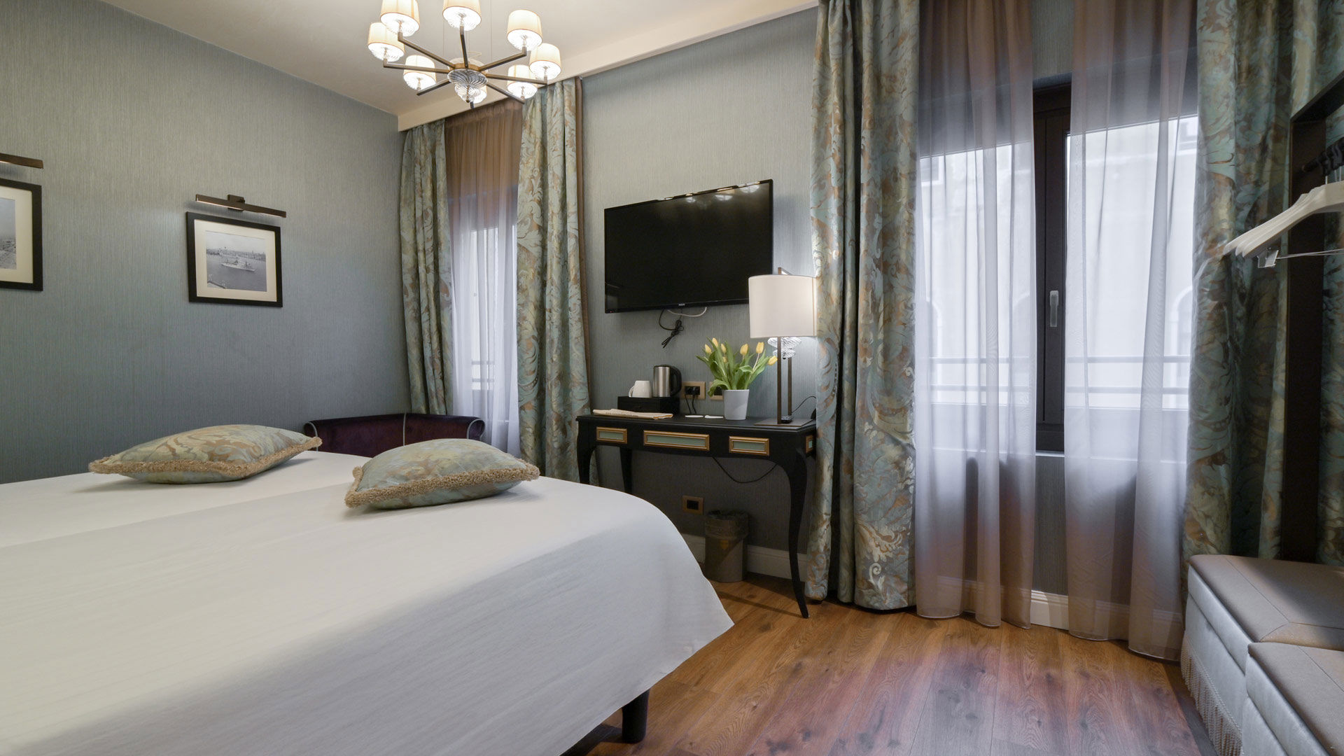 Interconnecting family 19