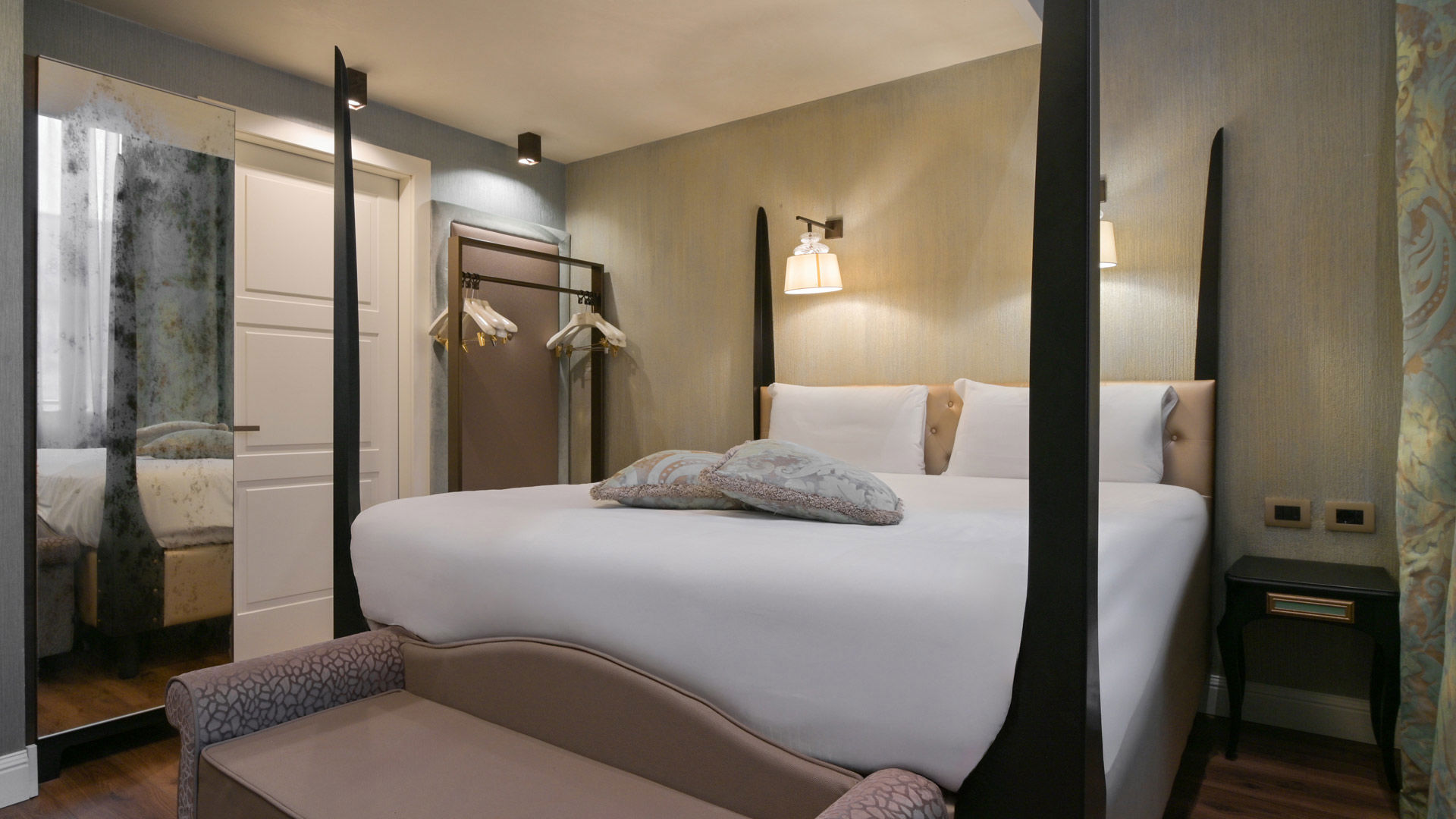 Interconnecting family 11