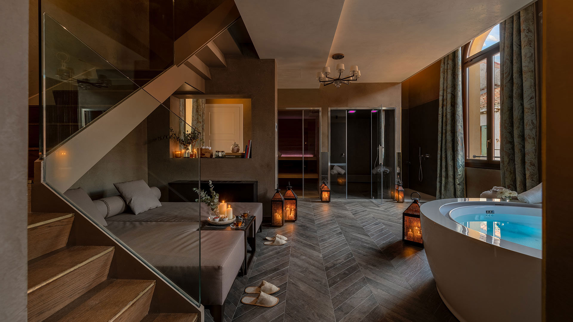 Venice Collection 24