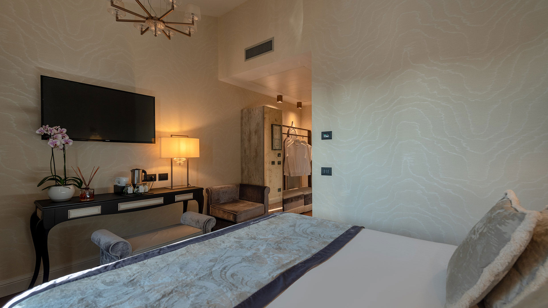 Interconnecting Panoramic 14