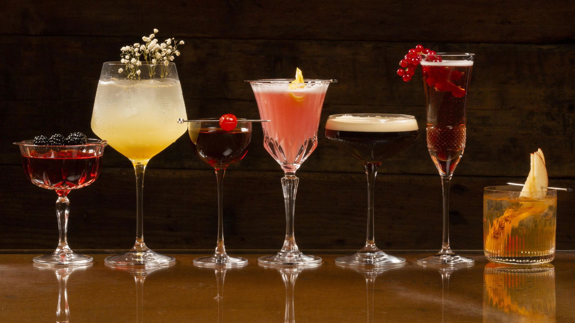 Restaurants & Bar Lounge  77