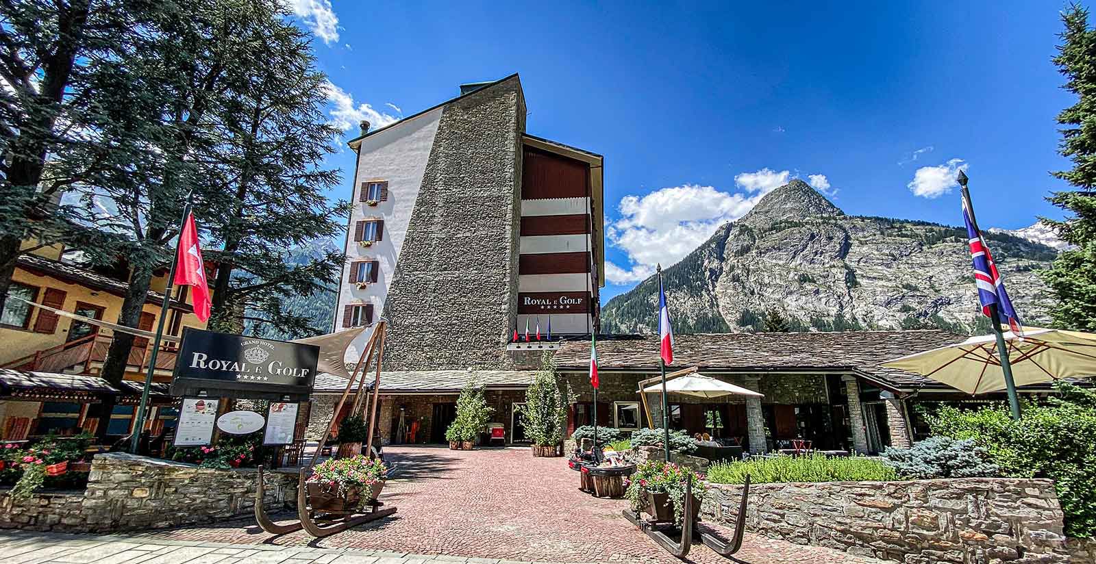 Choose Grand Hotel Royal e Golf for a luxury stay in Courmayeur 59
