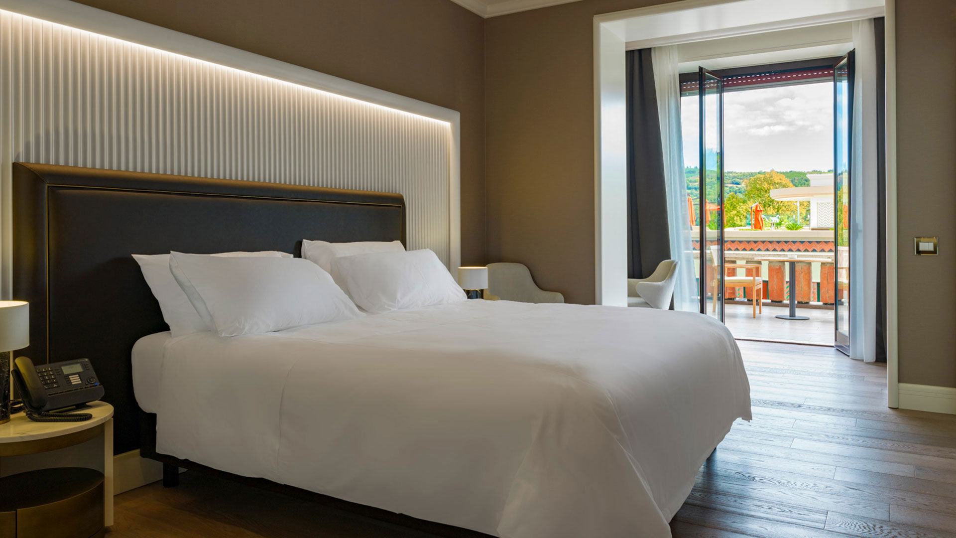 Deluxe Room with Balcony 1