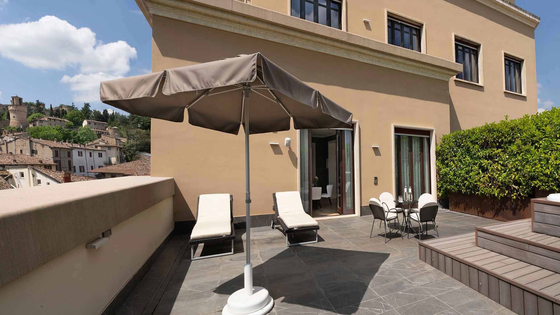 Castello Suite and Savoy Suite 6