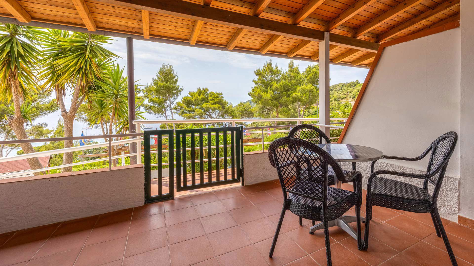 Comfort Classic con terrazza vista mare parziale 2