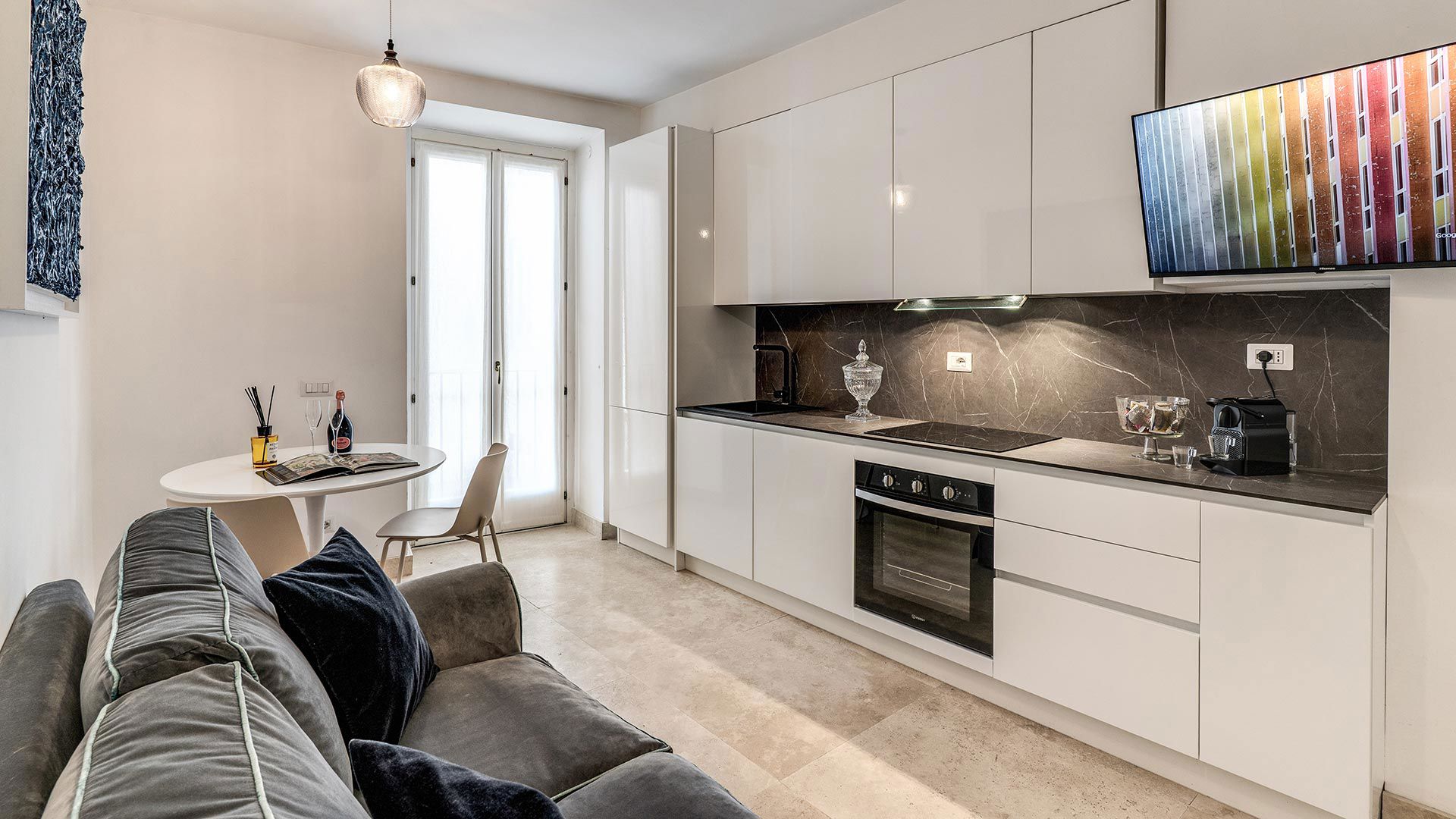 Sabina 2 – Via del Corso 277 1