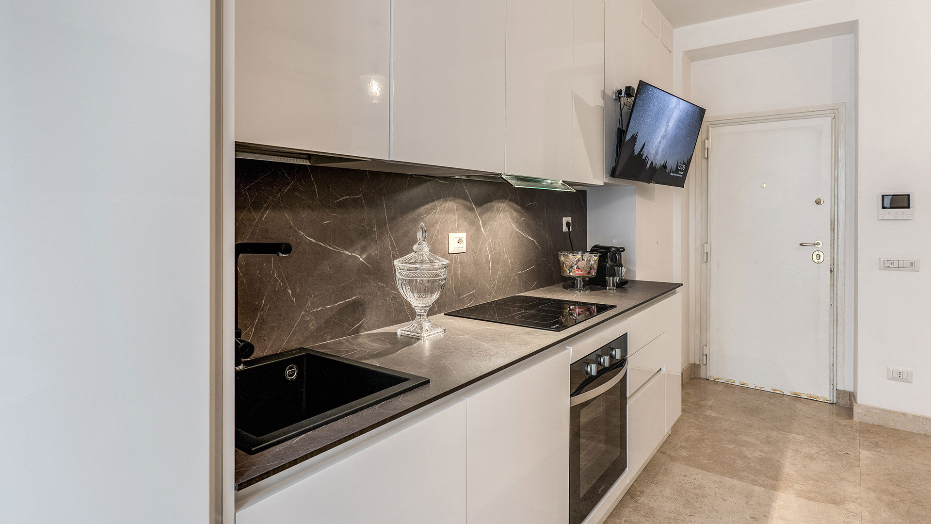 Sabina 2 – Via del Corso 277 5