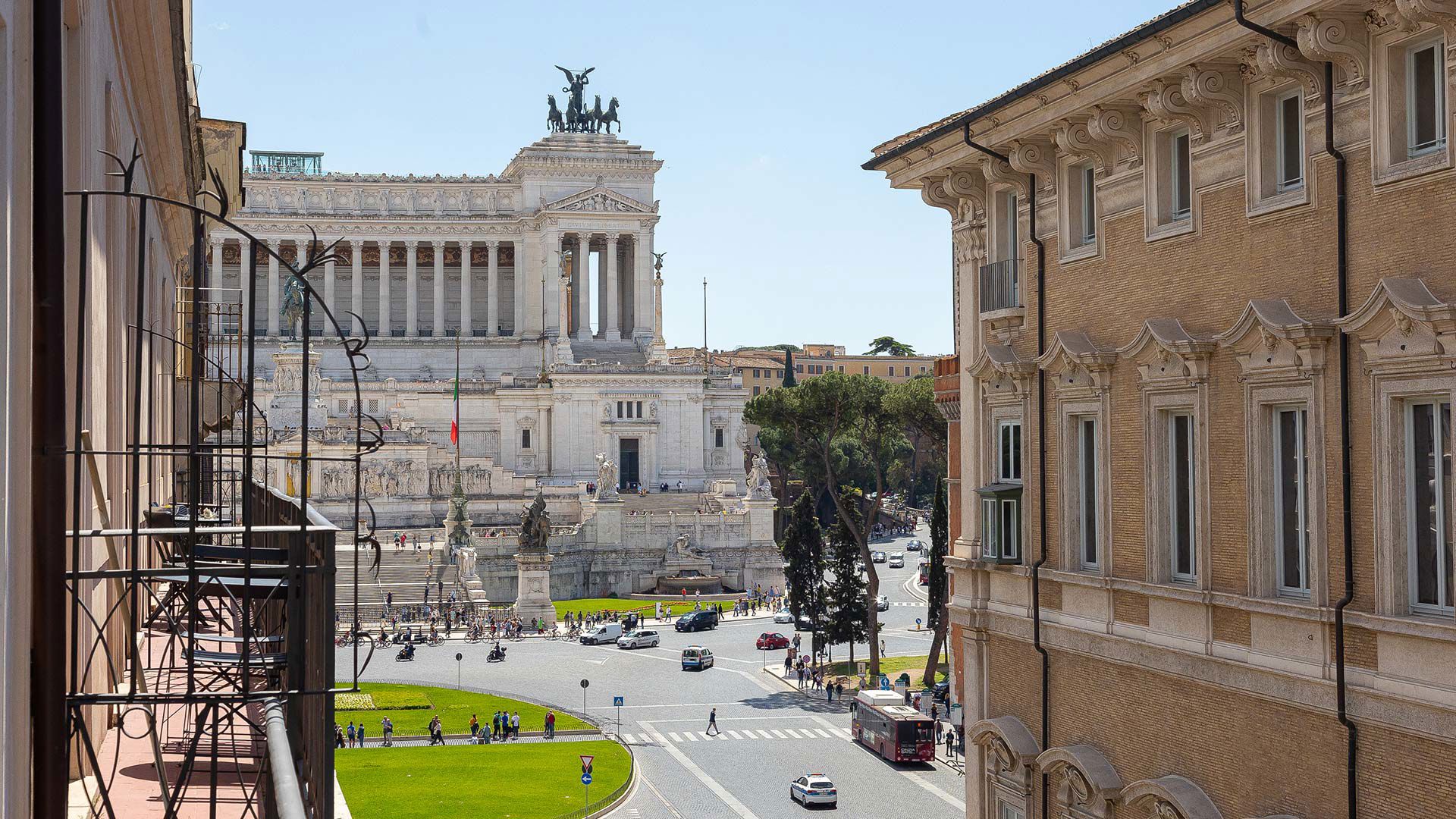 Suite with balcony 4