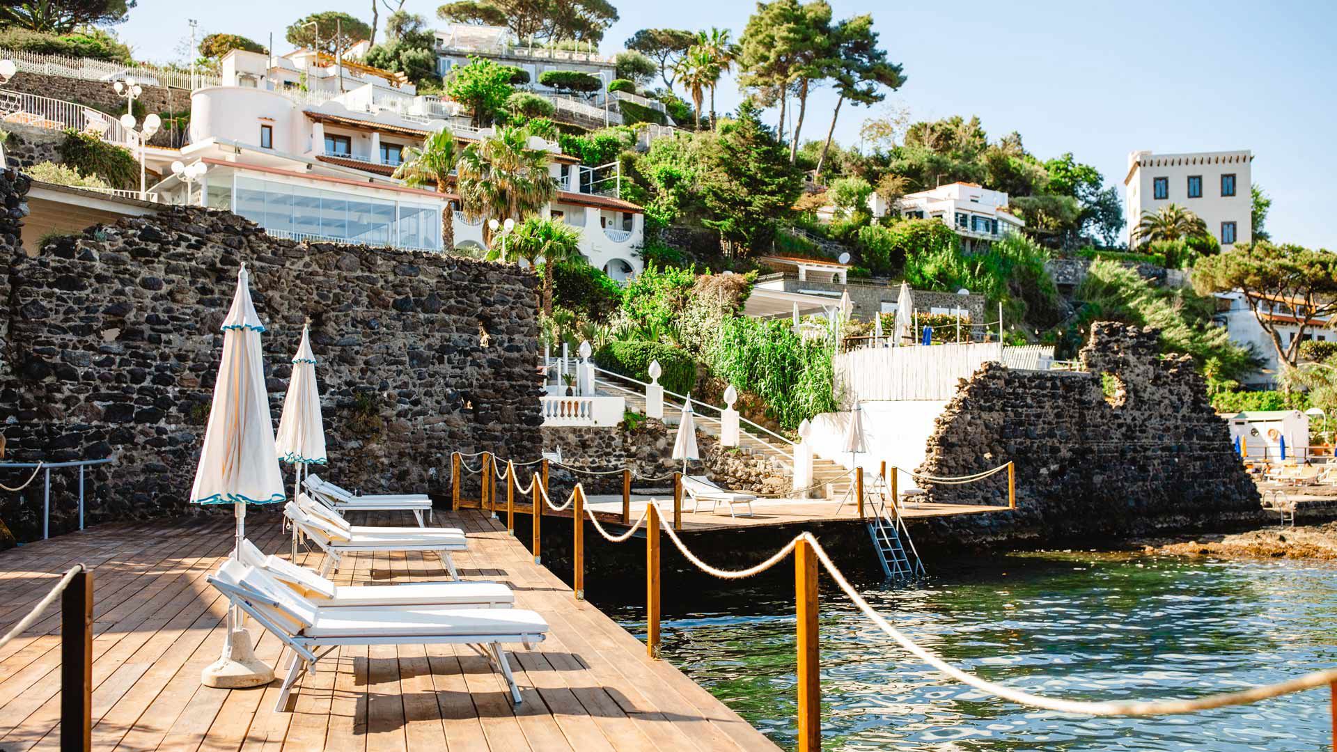 Strand Hotel Delfini Terme 1