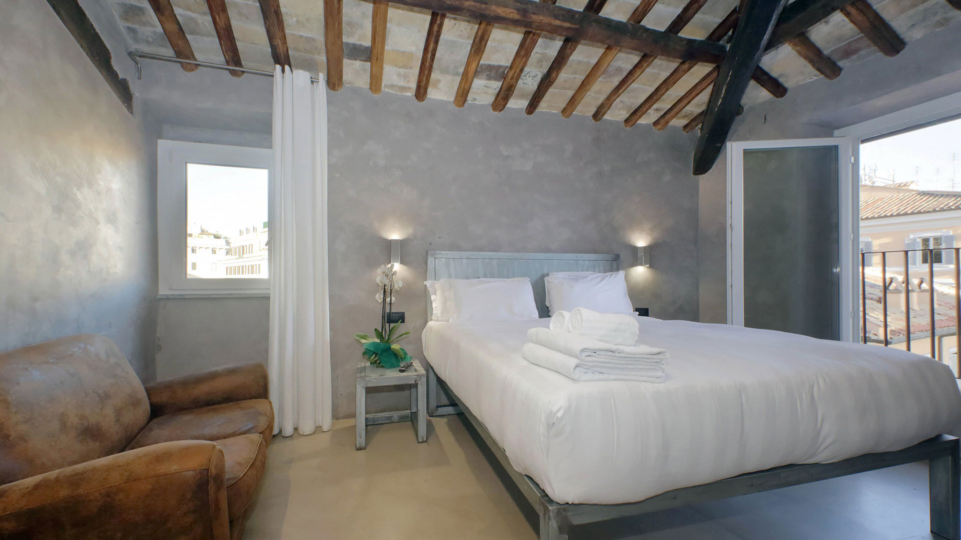 Independent Suites with View 5