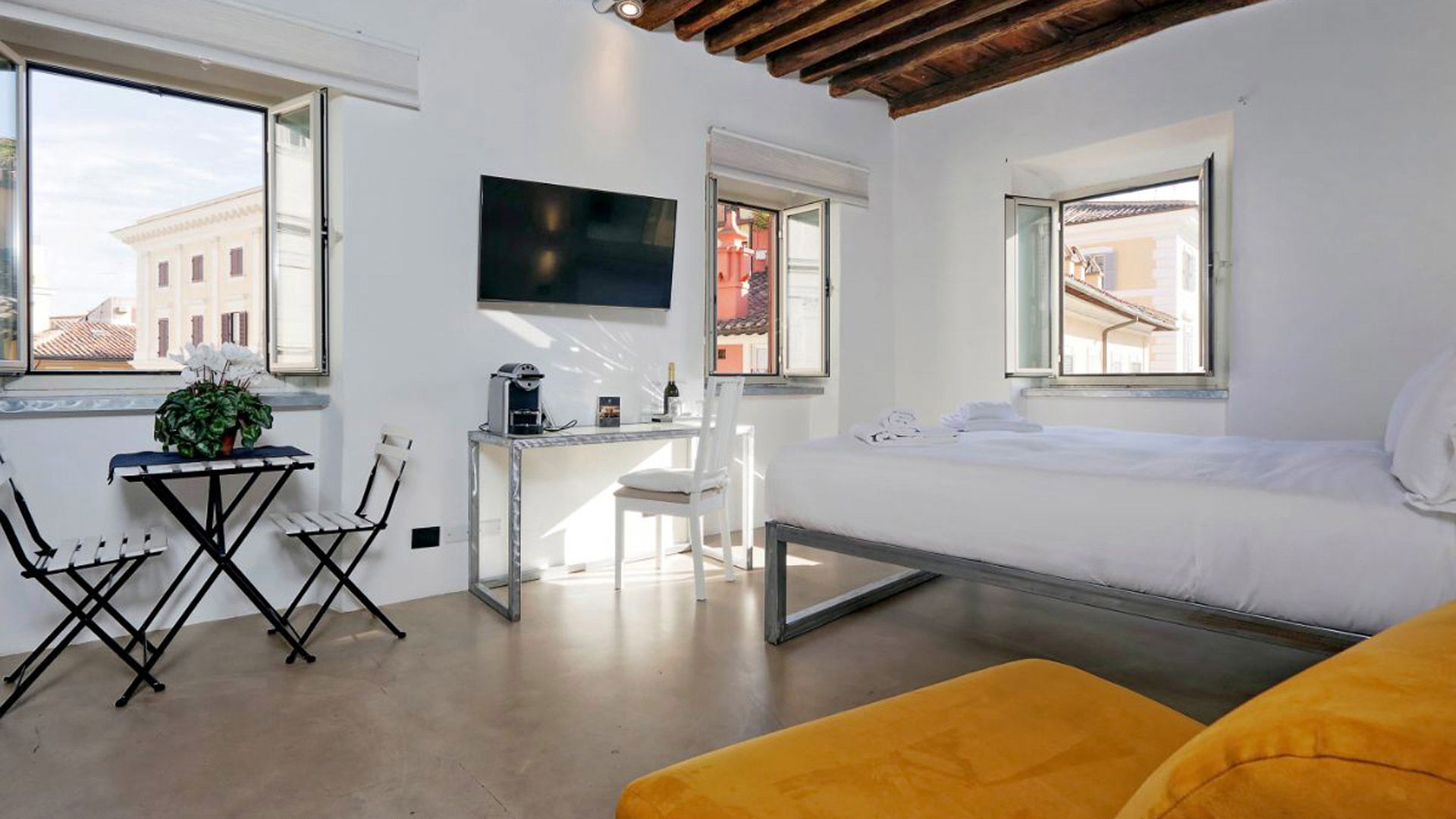 Uncover the magic of Rome at your home away from home with Mama's Home Rome hotel 4