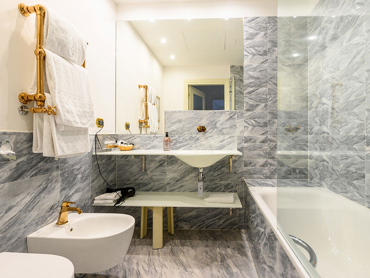 Superior Room with Balcony 15