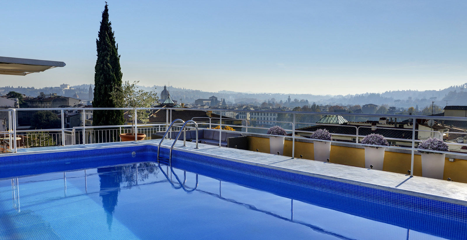 Hotels with heated pools in Florence 11