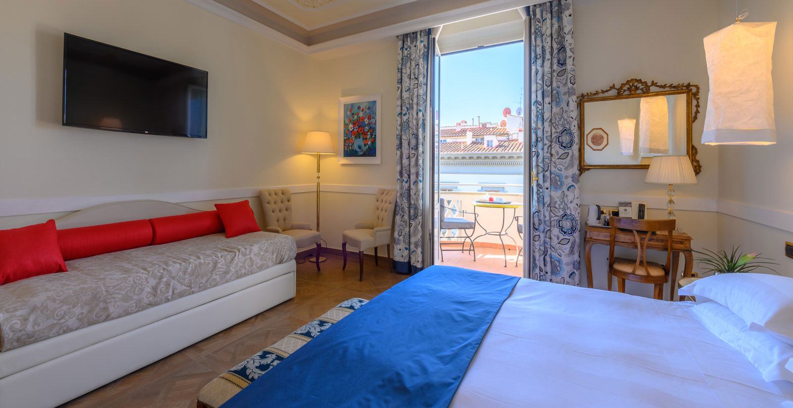 Deluxe Room with Balcony 10