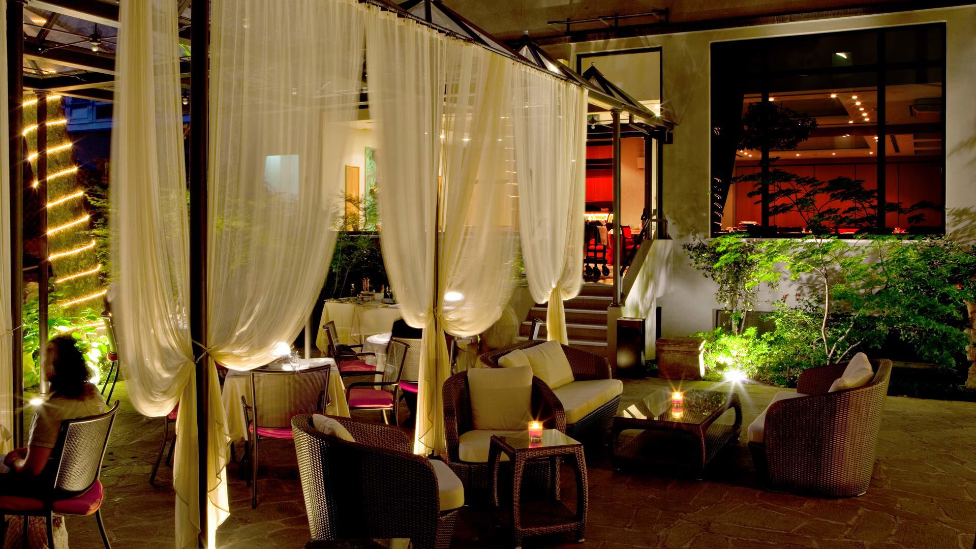 Vivi l’eleganza dell’Hotel Manin Milano circondato dal suo rigoglioso giardino