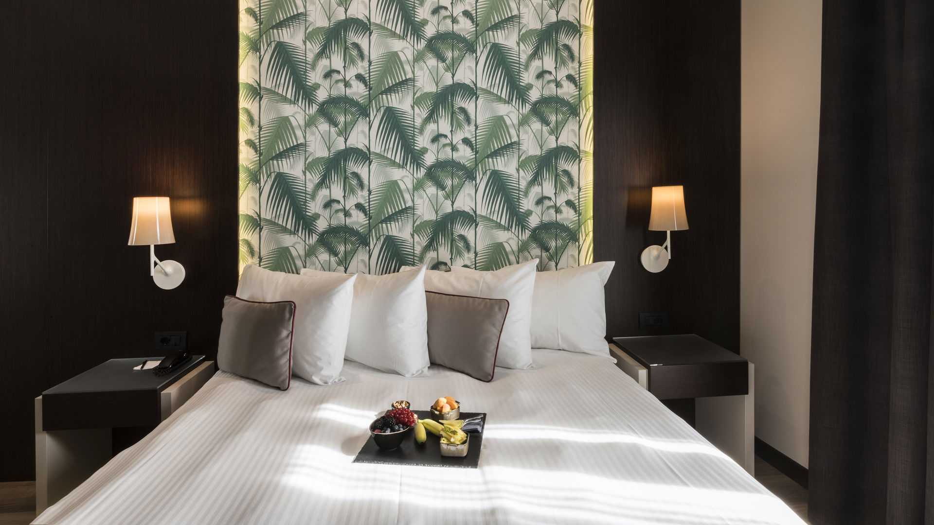 Deluxe with balcony overlooking the park