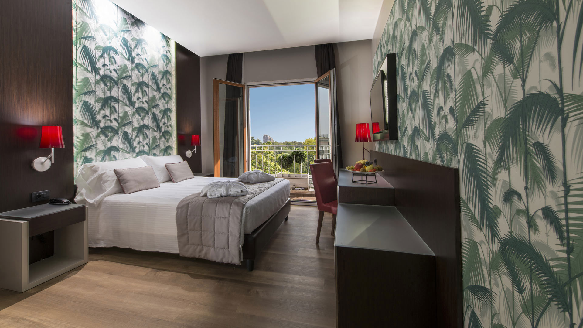 Deluxe with balcony overlooking the park