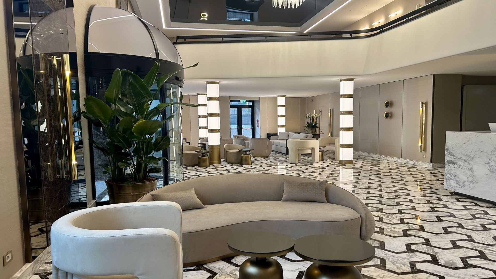 Hotel 6