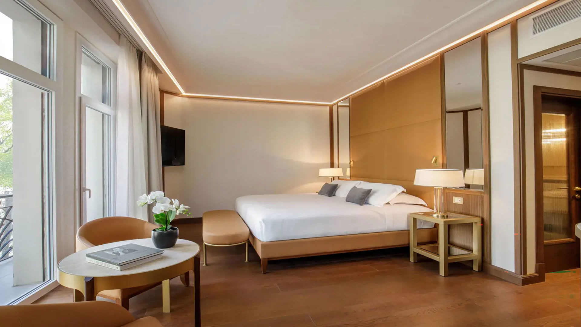 Omnia Executive Suite 1