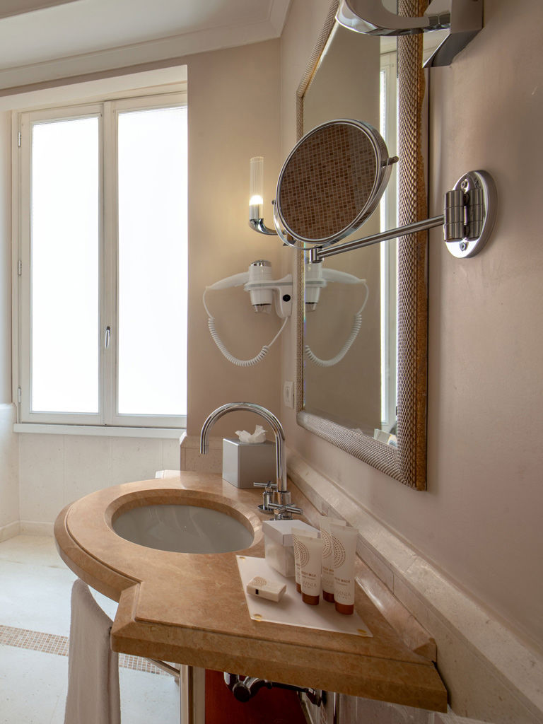 Omnia Corner Junior Suite 3