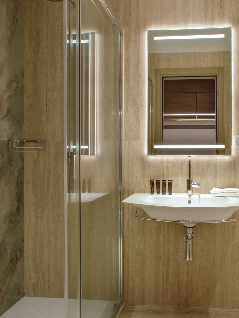 Omnia Executive Room 3