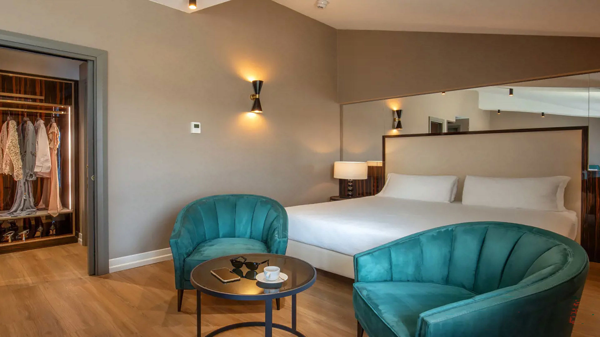 Omnia Urban Junior Suite 1