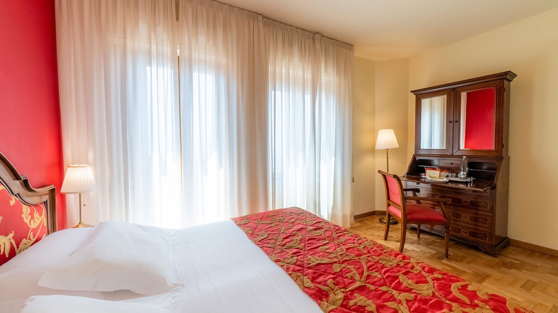 Camera Superior con balcone e vista mare 2